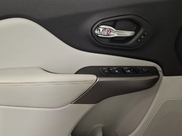 Used 2020 Jeep Cherokee Limited FWD image 14