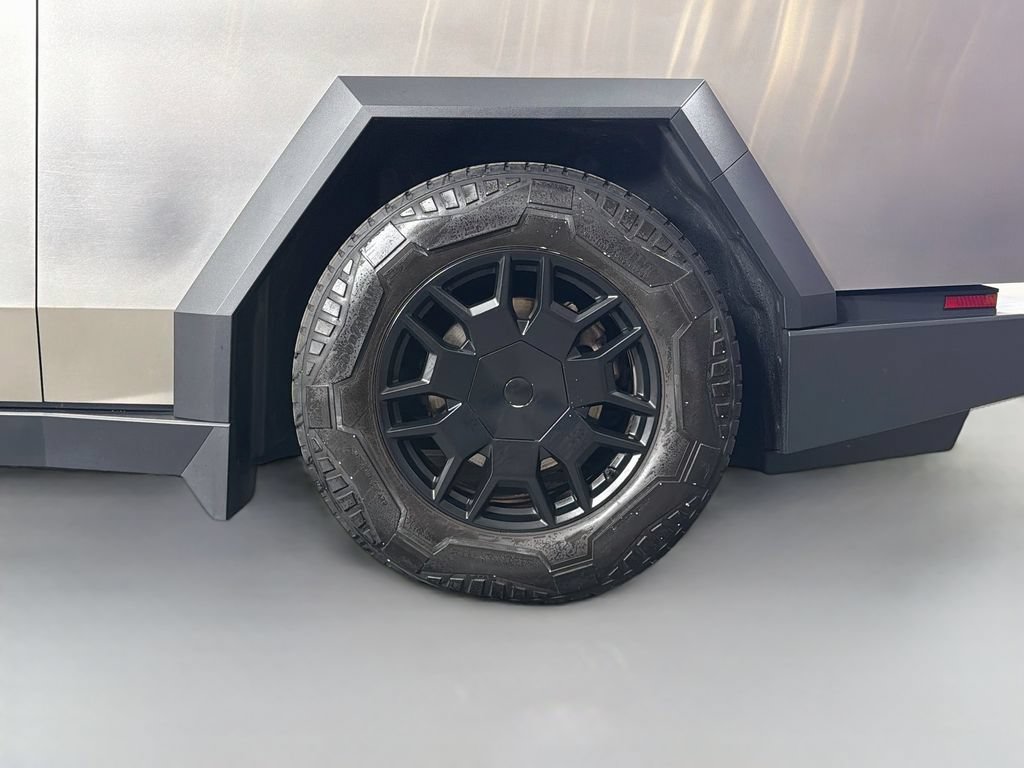 Used 2024 Tesla Cybertruck Cyberbeast AWD/4WD image 33