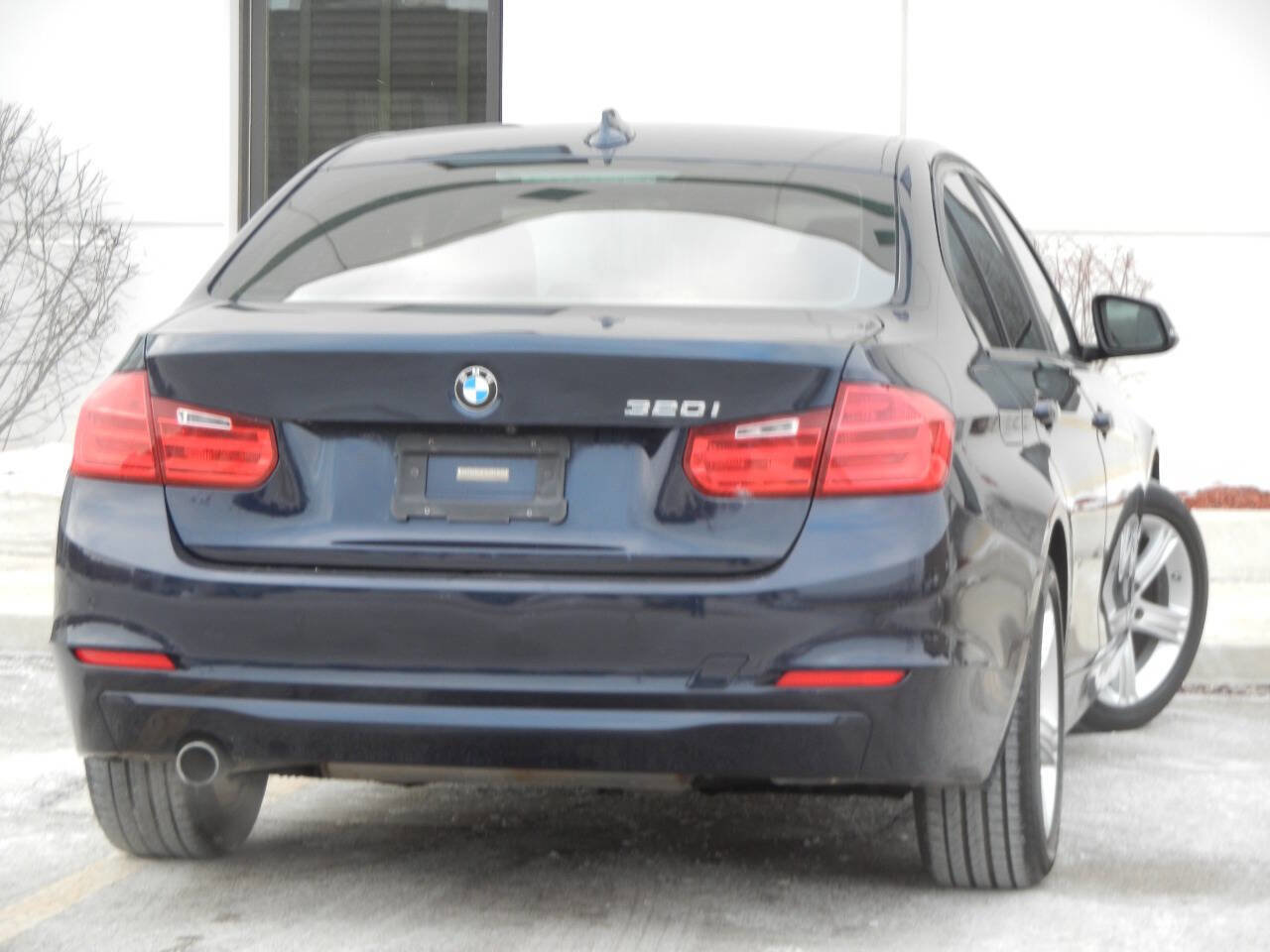 Used 2014 BMW 320i Sedan RWD image 16