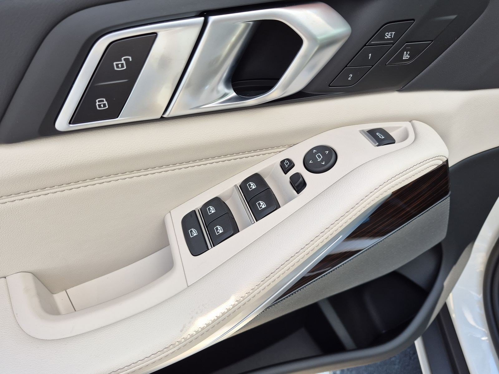 New 2026 BMW X5 xDrive40i AWD/4WD image 15