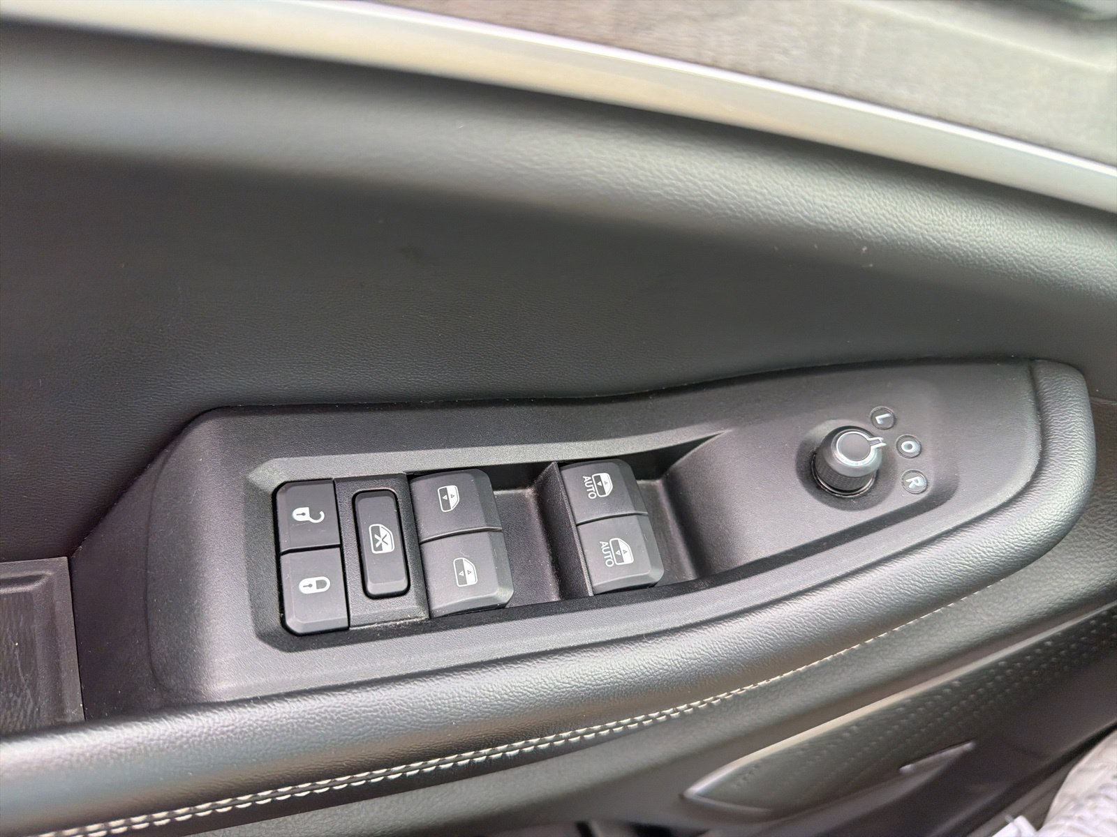 Used 2024 Jeep Grand Cherokee Limited 4xe AWD/4WD image 15
