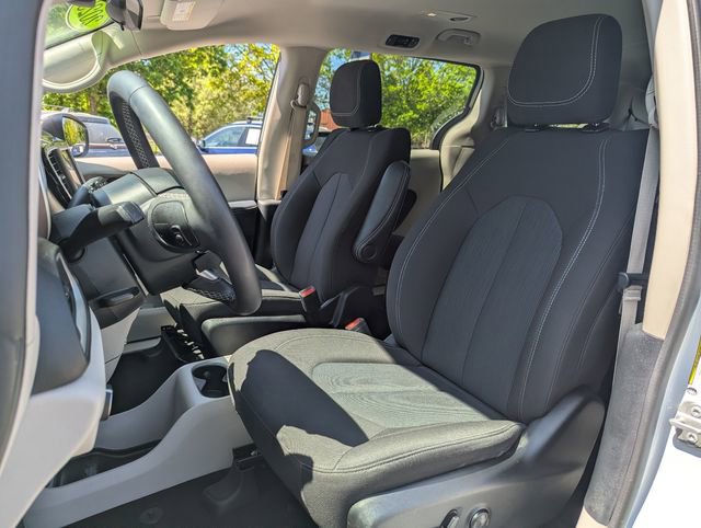 Used 2023 Chrysler Voyager LX FWD image 26