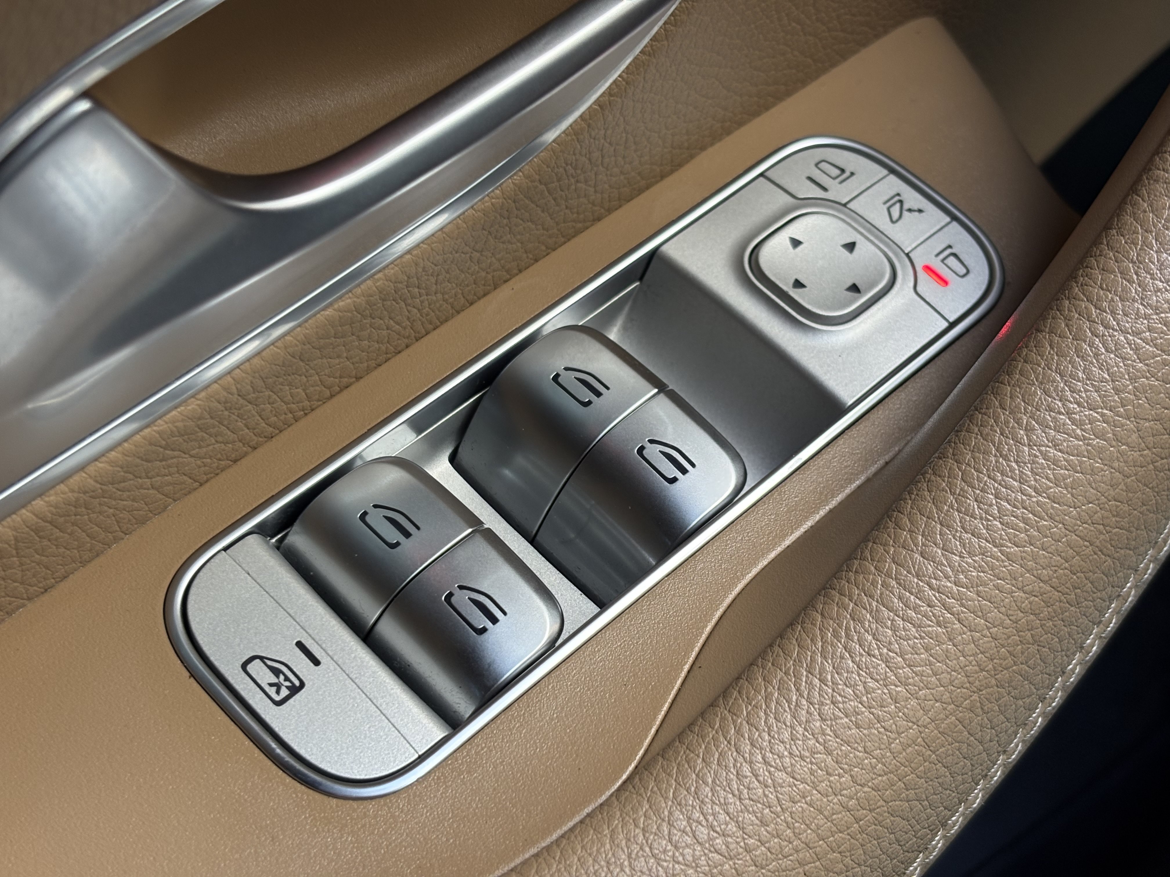 Used 2024 Mercedes-Benz GLS 580 4MATIC image 35