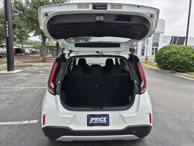 Used 2023 Kia Soul LX w/ Option Group 015 FWD image 6