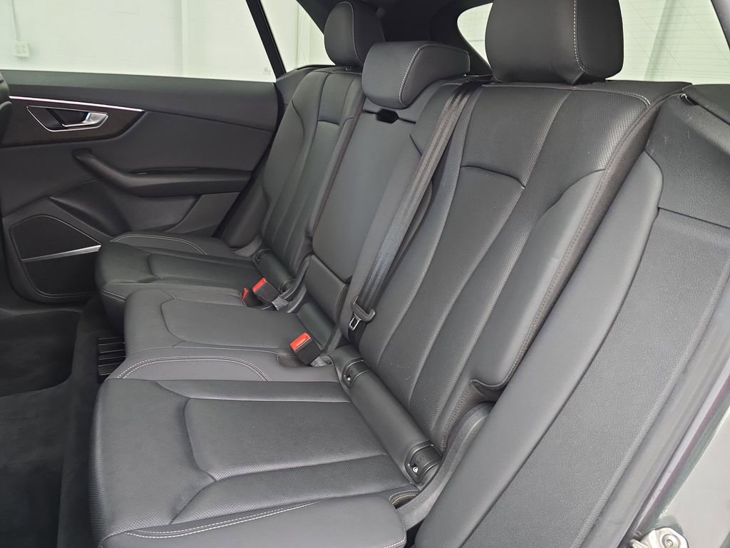 Used 2021 Audi Q8 Premium Plus image 28