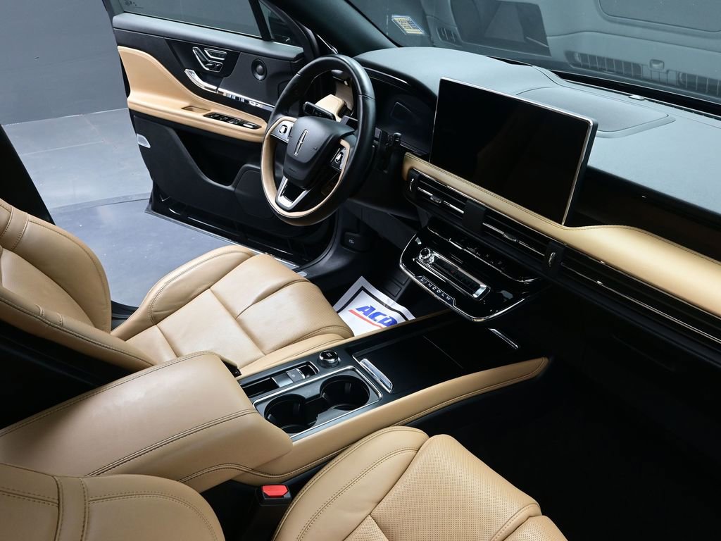 Used 2023 Lincoln Corsair Reserve w/ Equipment Group 202A image 20