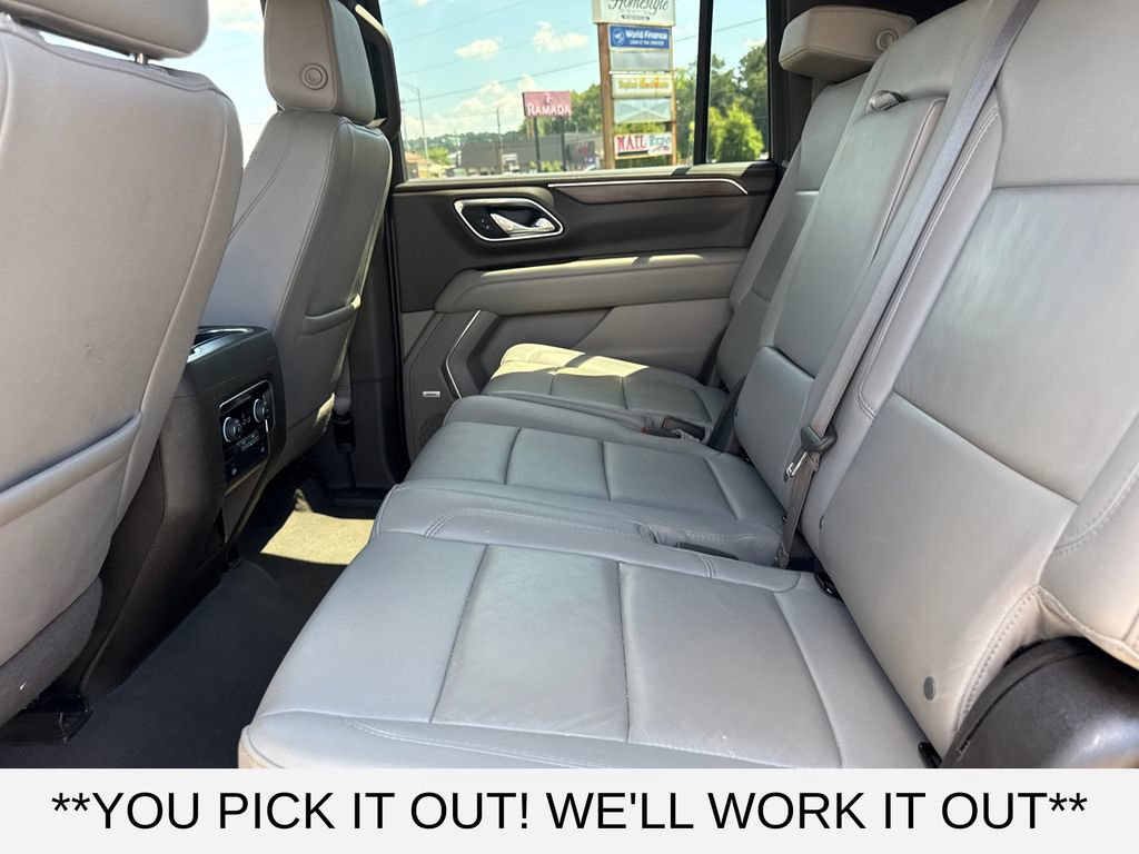 Used 2024 Chevrolet Suburban LT RWD image 24
