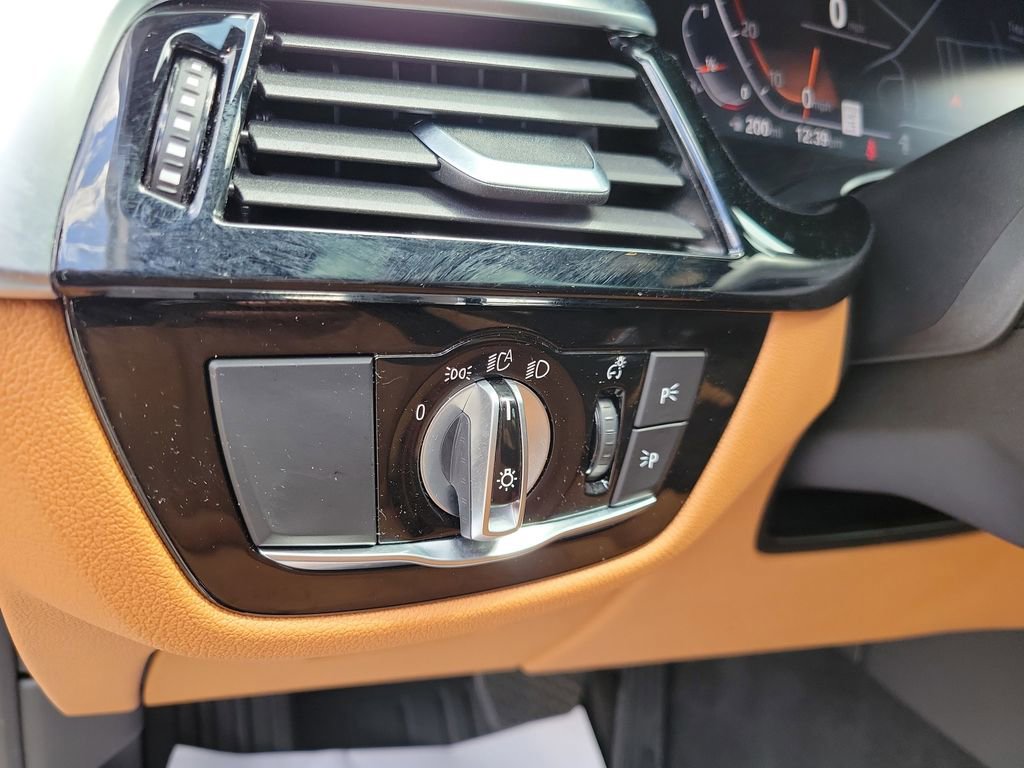 Used 2022 BMW 530i w/ Convenience Package image 22