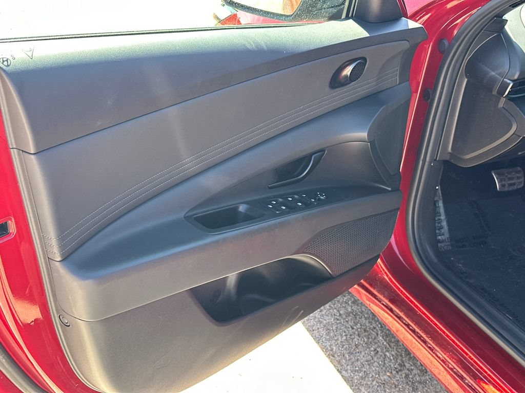 Used 2025 Hyundai Elantra Sport FWD image 10