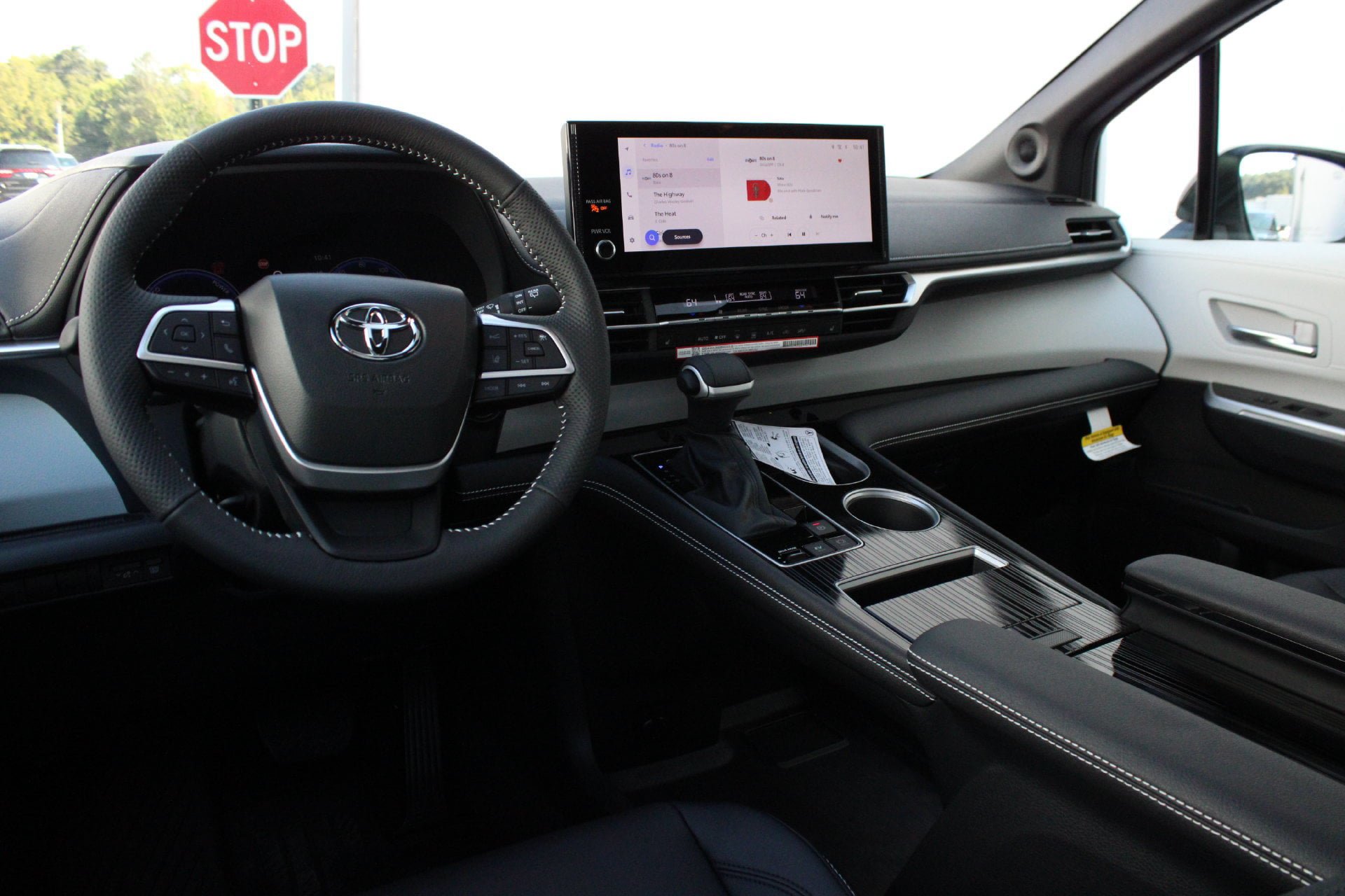 New 2026 Toyota Sienna XSE FWD image 31