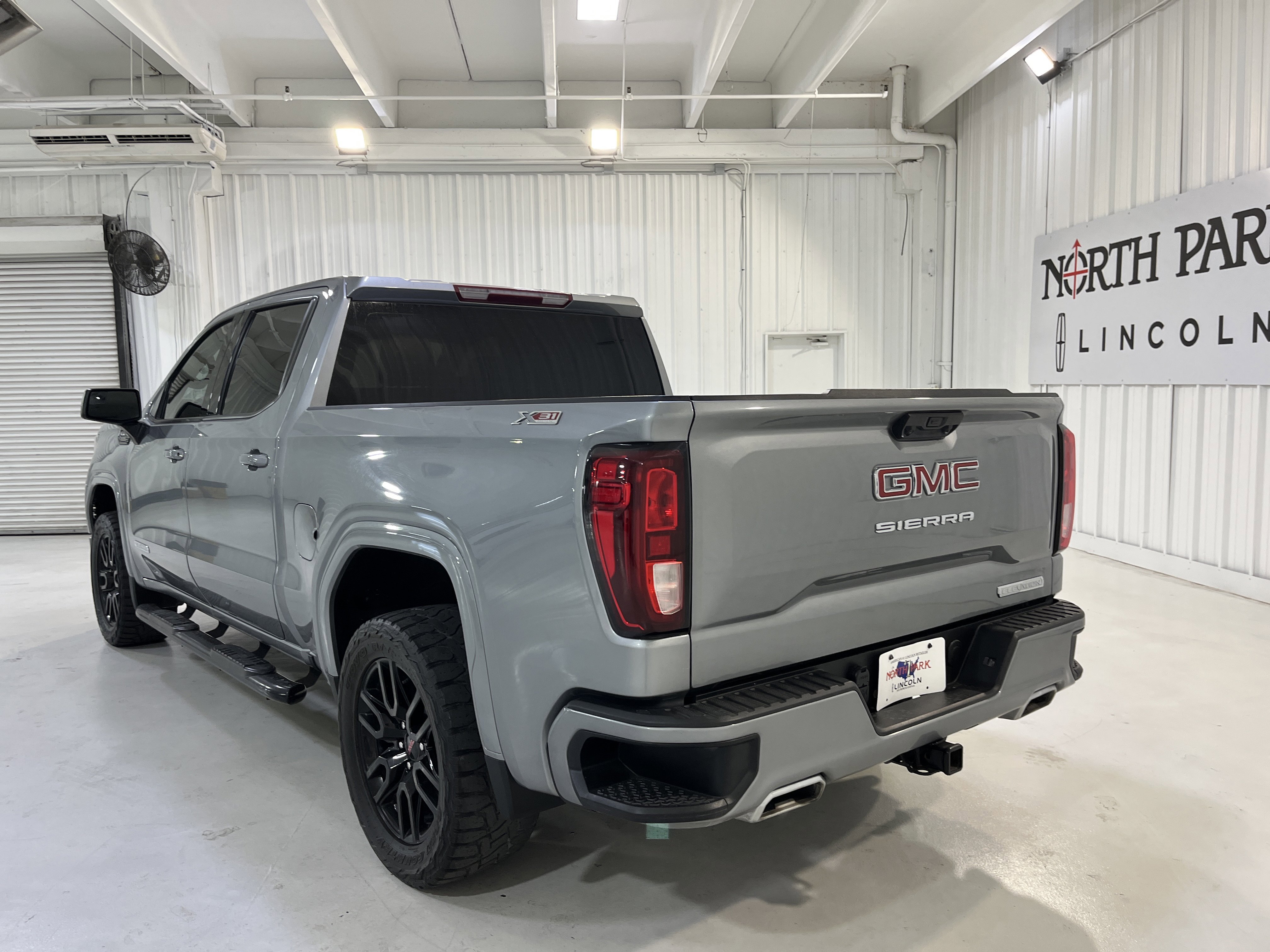 Used 2023 GMC Sierra 1500 Elevation w/ X31 Off-Road Package image 3