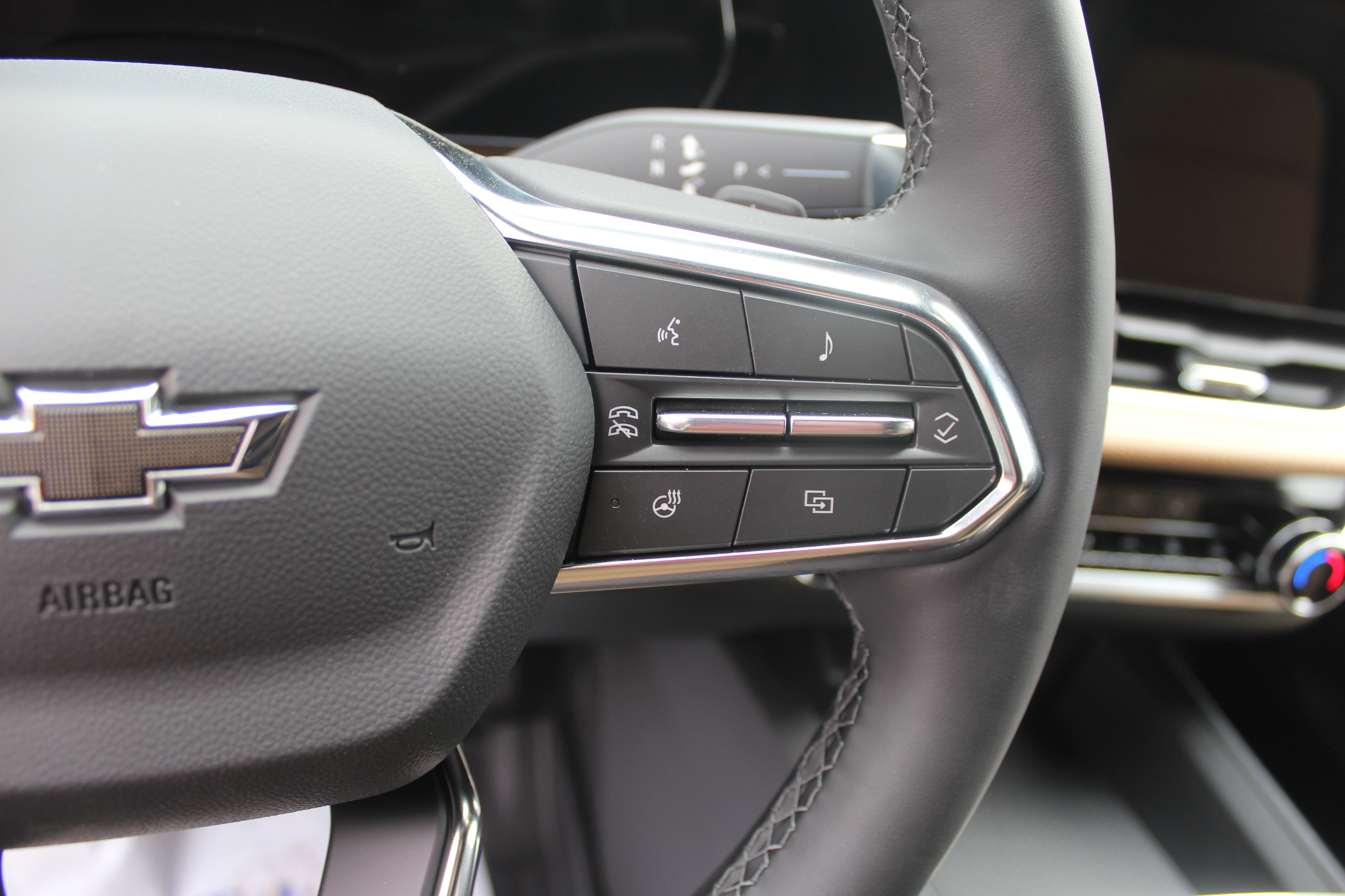 New 2026 Chevrolet Equinox ACTIV w/ LPO, Floor Liner Package image 25