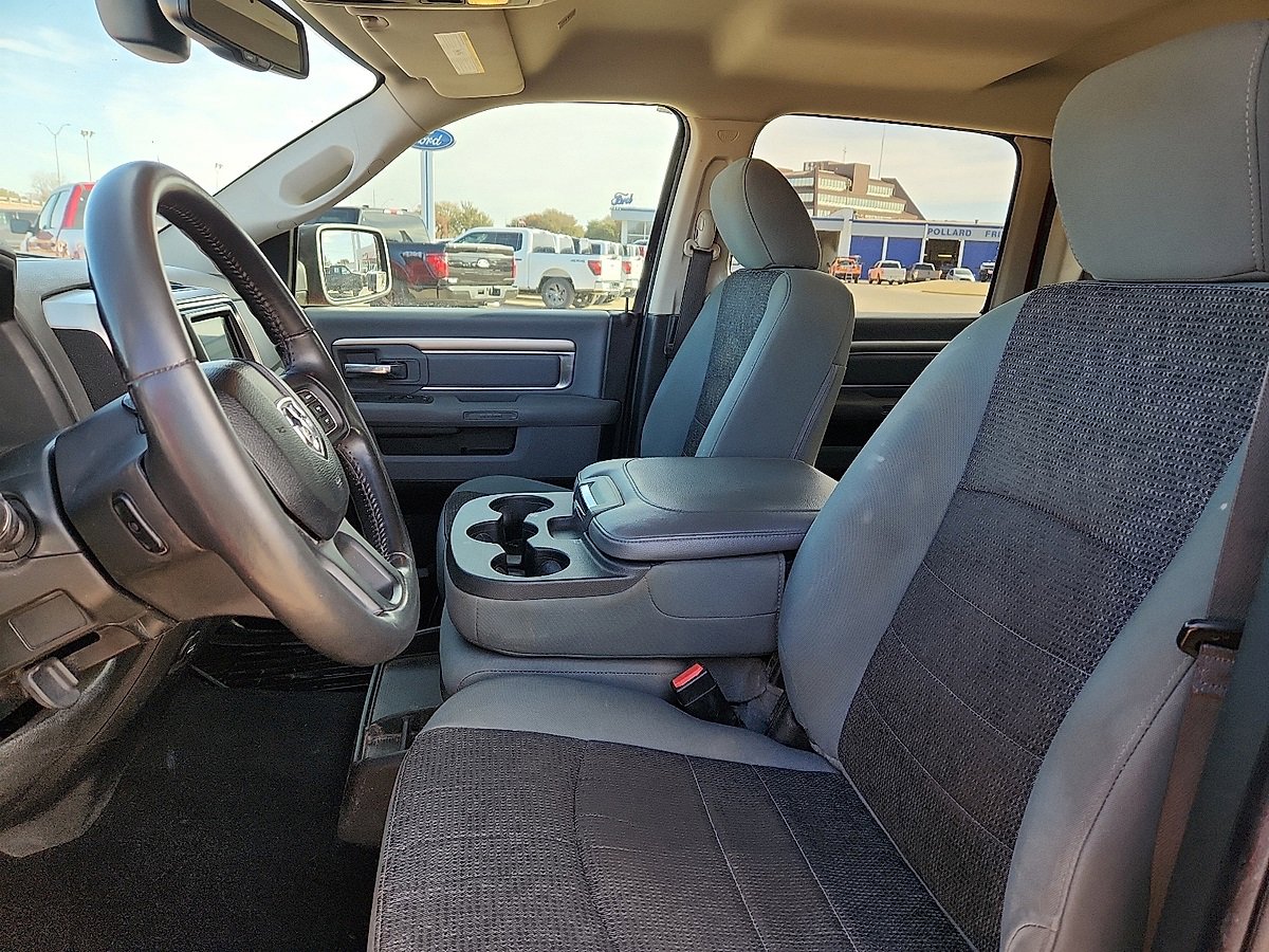 Used 2019 RAM 1500 Classic SLT w/ Luxury Group image 7