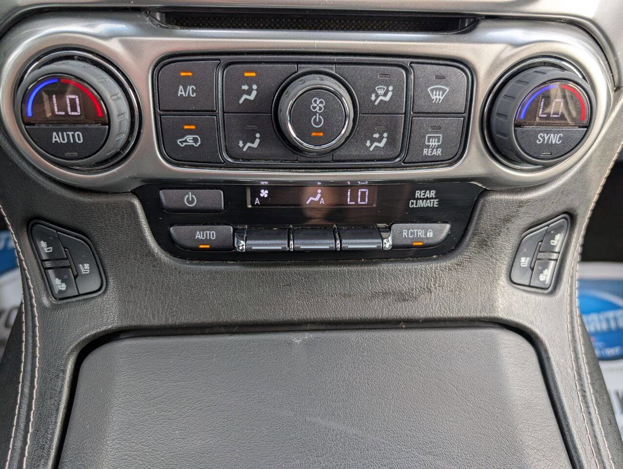 Used 2017 Chevrolet Suburban Premier AWD/4WD image 22