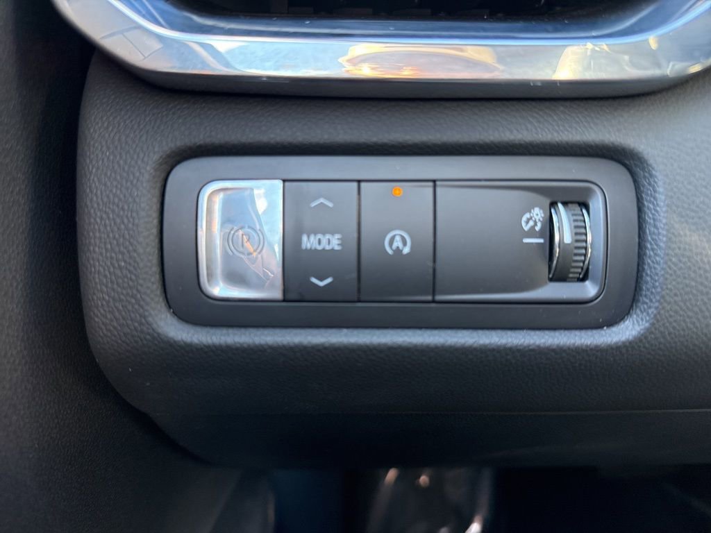 Used 2025 GMC Acadia Elevation FWD image 25