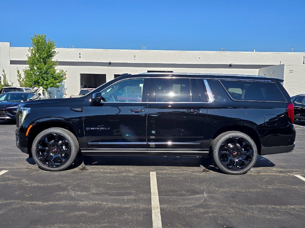 New 2026 GMC Yukon XL Denali Ultimate AWD/4WD image 11