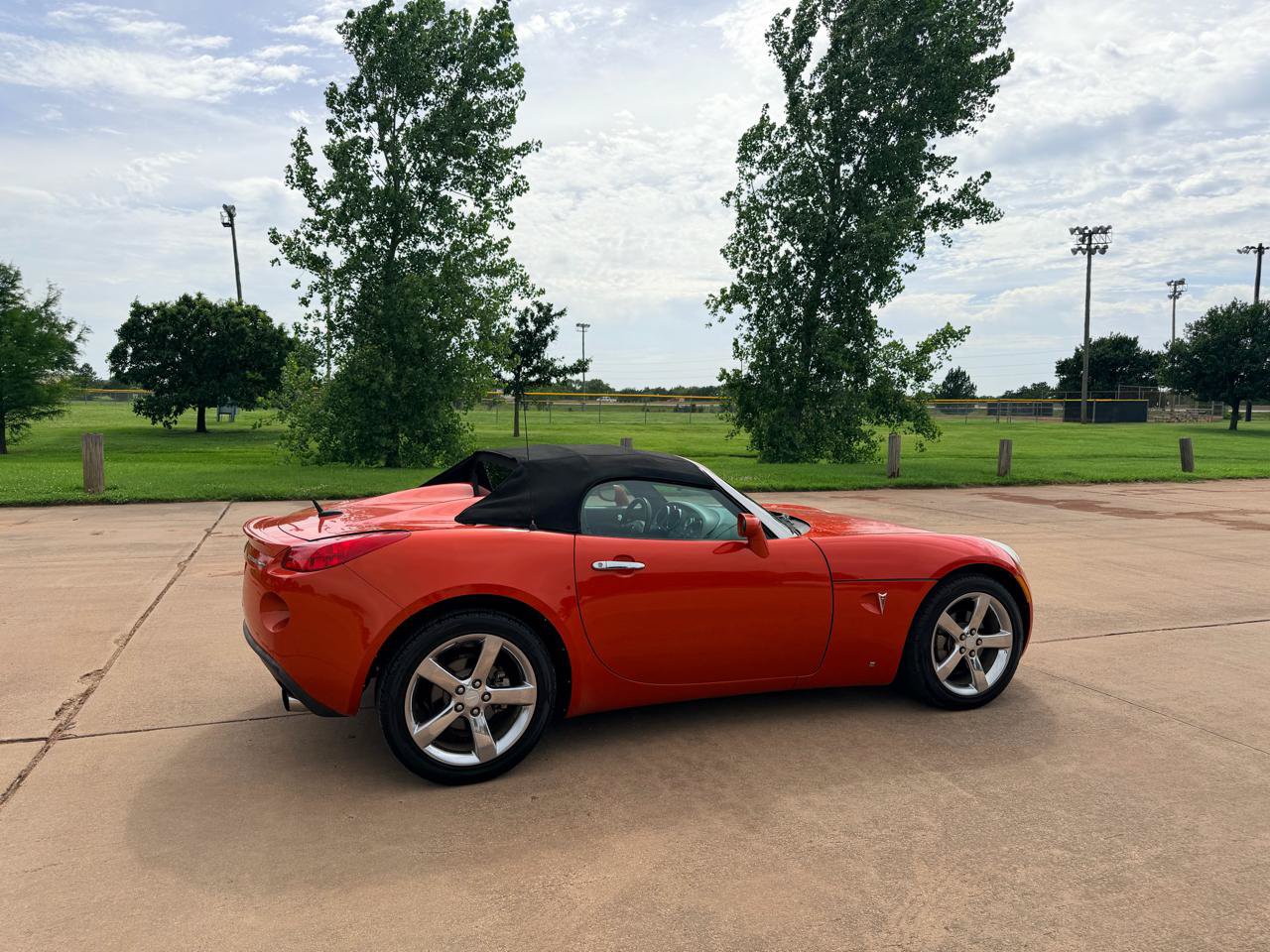 Used 2008 Pontiac Solstice GXP w/ Premium Package RWD image 30