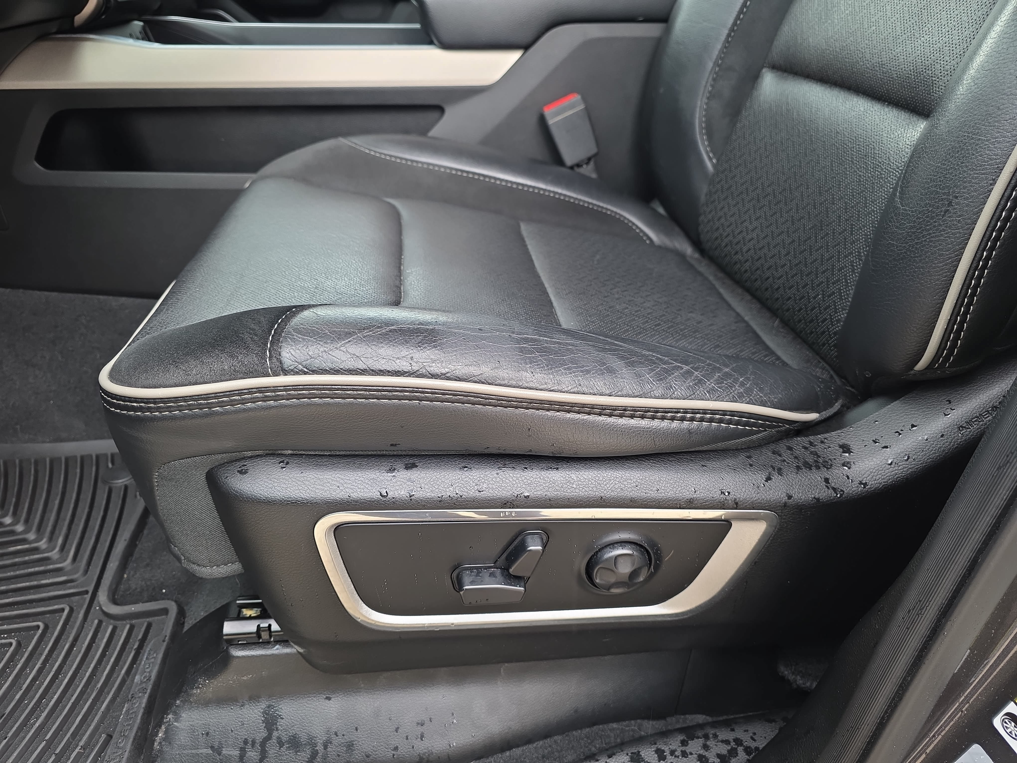 Used 2019 RAM 1500 Laramie AWD/4WD image 27