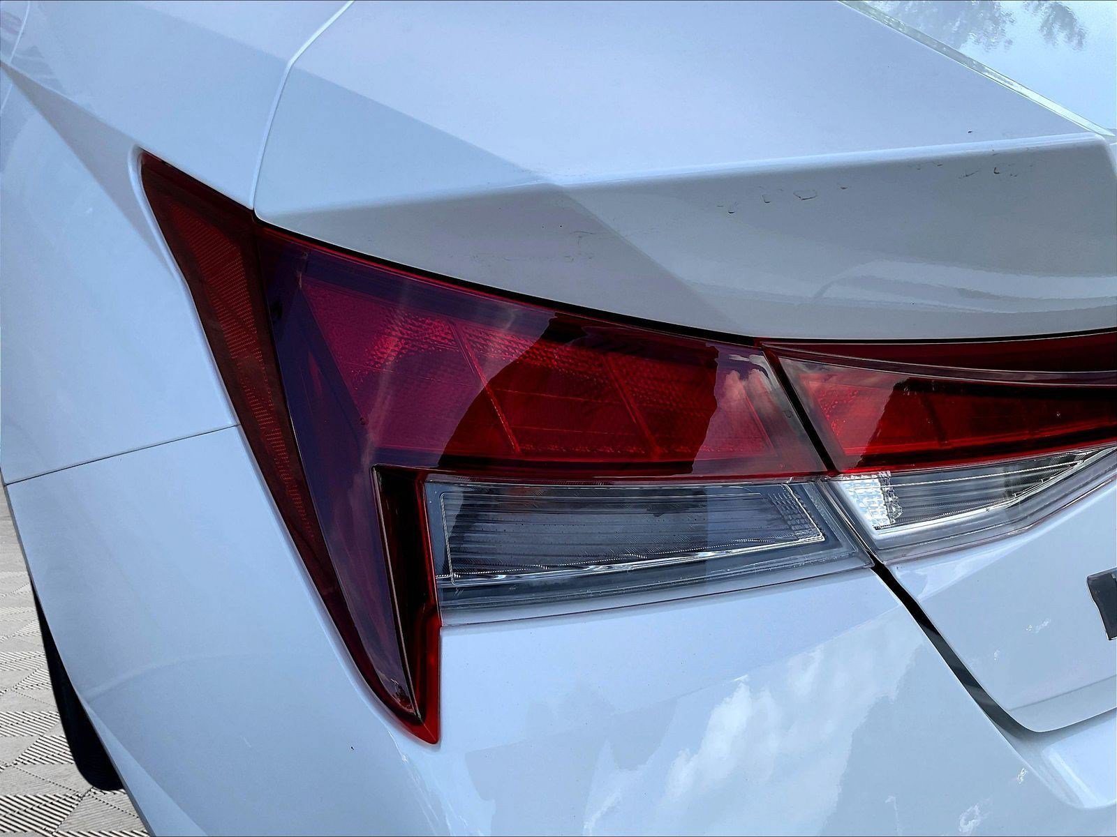 Used 2024 Hyundai Elantra SE FWD image 22