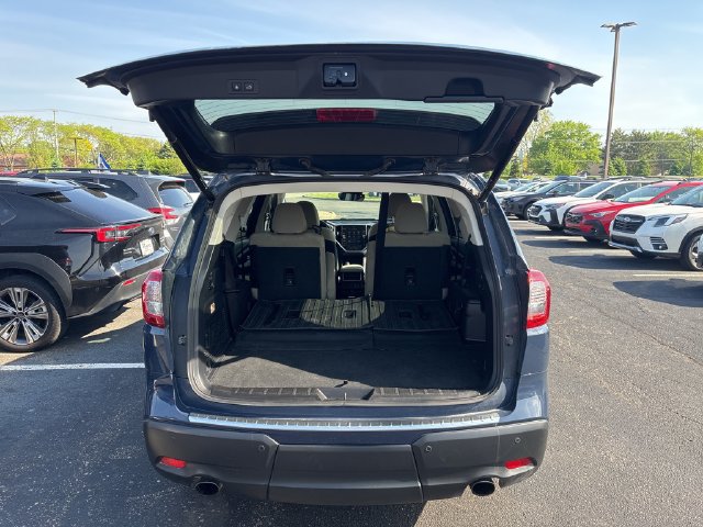 Used 2023 Subaru Ascent Premium w/ Convenience Package AWD/4WD image 9