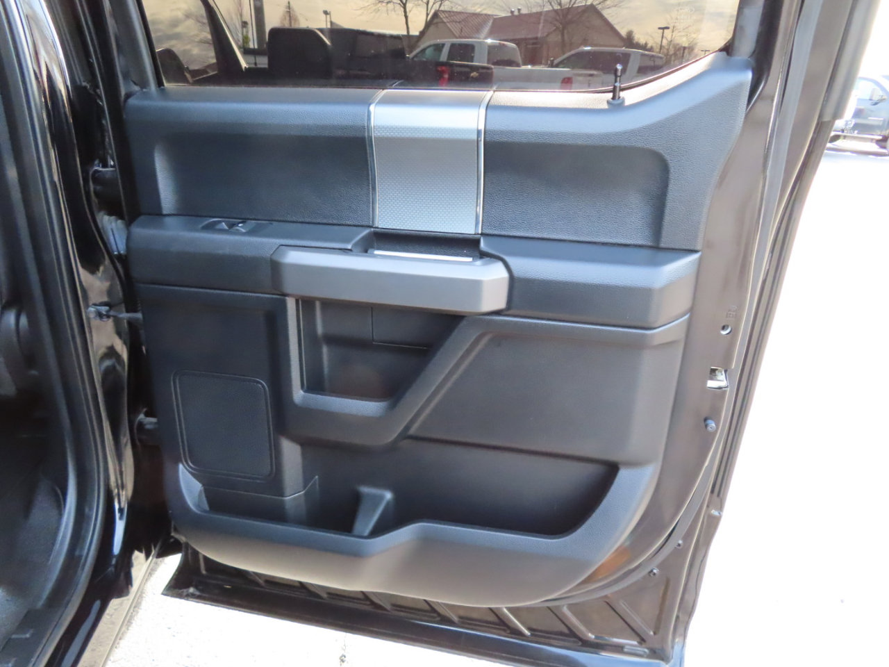 Used 2017 Ford F150 XLT w/ Equipment Group 301A Mid image 40