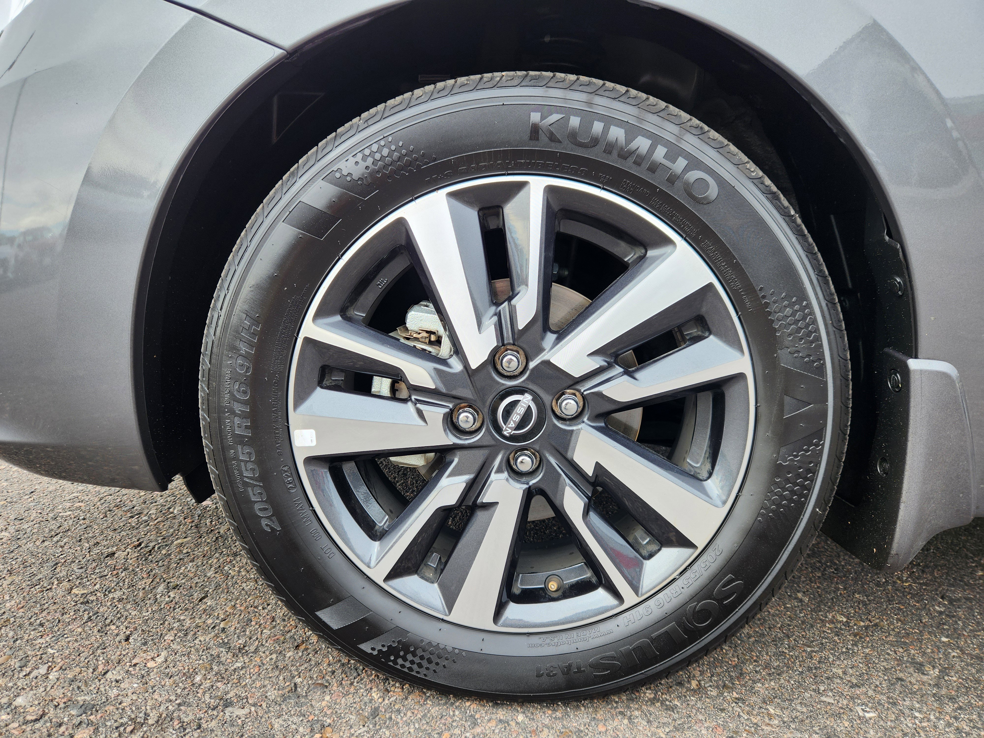 Used 2024 Nissan Versa S w/ S Plus Package image 15