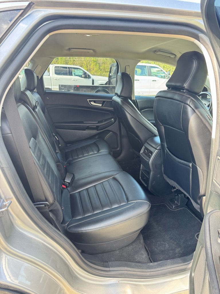 Used 2023 Ford Edge SEL image 12