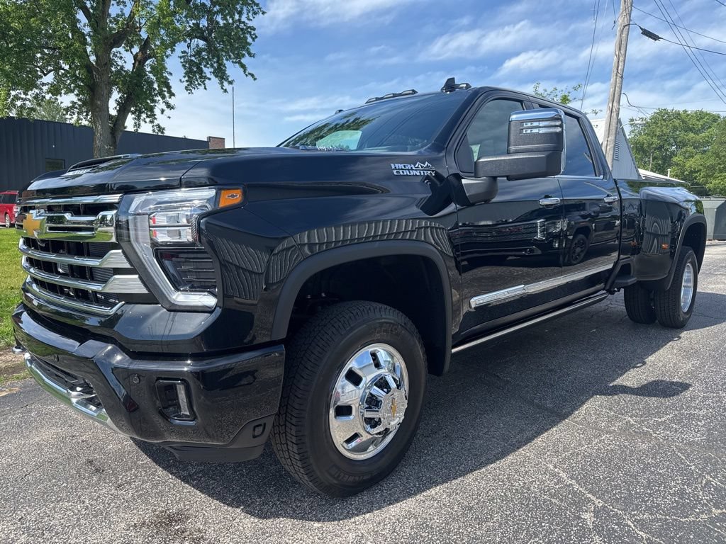 New 2026 Chevrolet Silverado 3500 High Country w/ Technology Package AWD/4WD image 3
