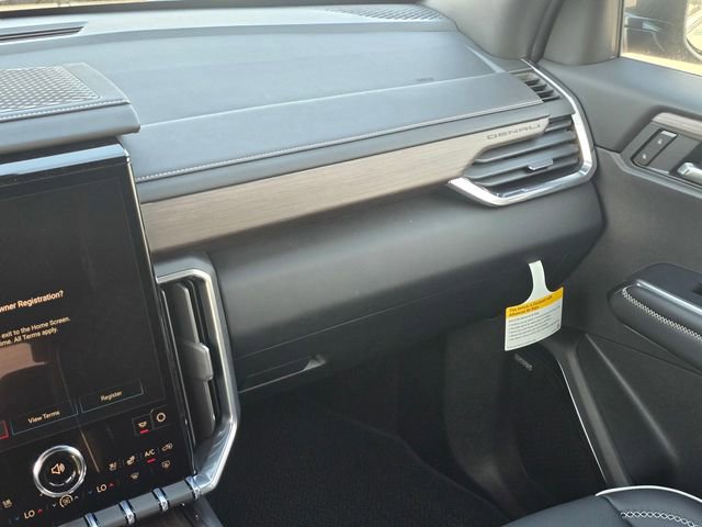 New 2026 GMC Acadia Denali w/ Super Cruise Package image 17