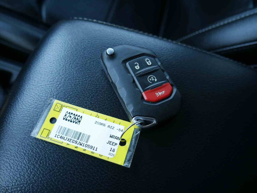 Used 2018 Jeep Wrangler Unlimited Sahara image 31