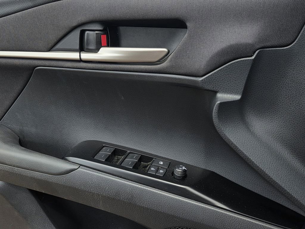 Used 2025 Toyota Camry LE image 19