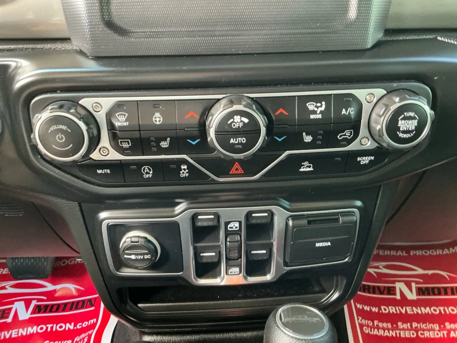 Used 2021 Jeep Gladiator Sport image 32