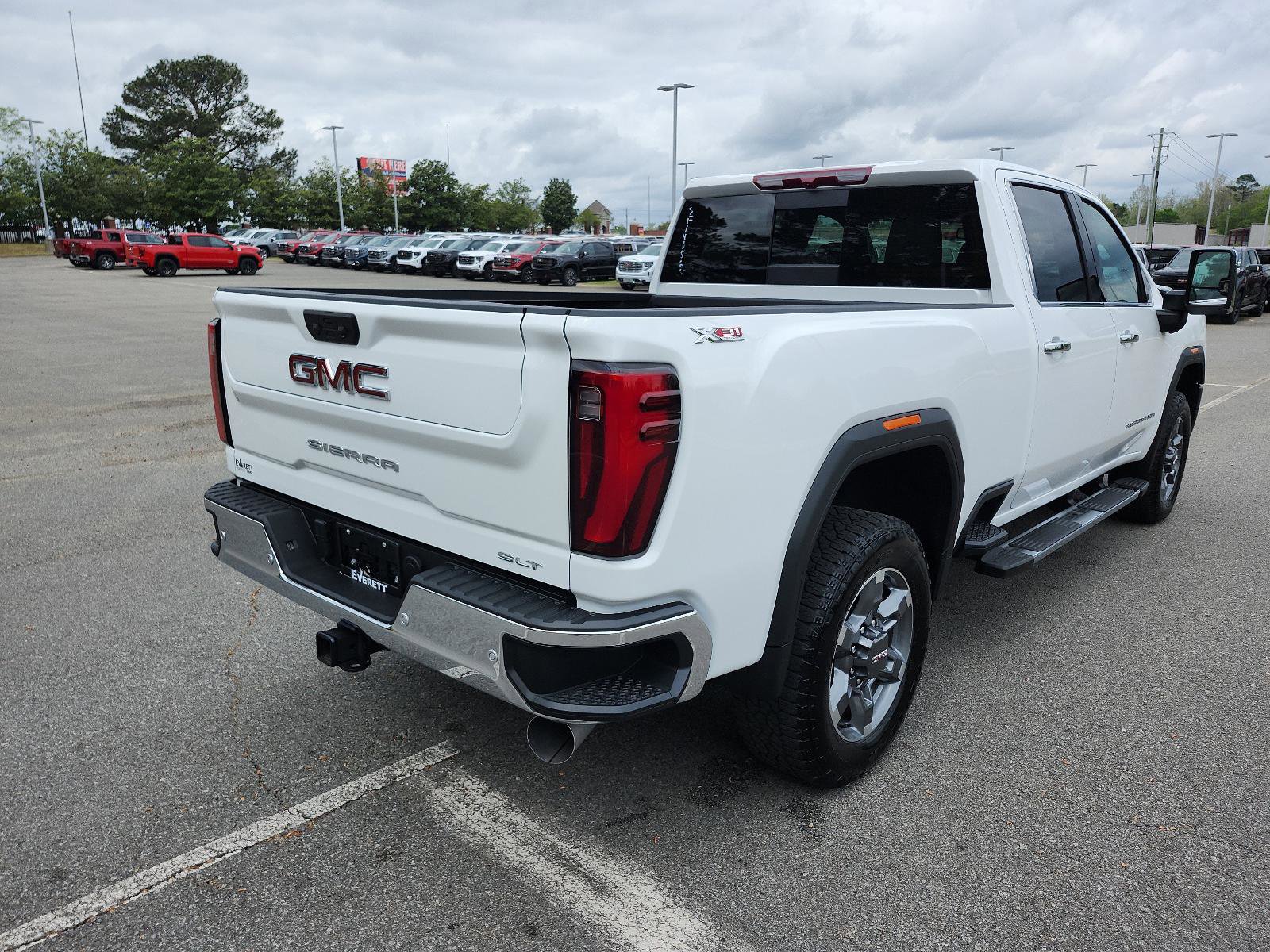 Certified 2025 GMC Sierra 2500 SLT w/ SLT Premium Package image 3