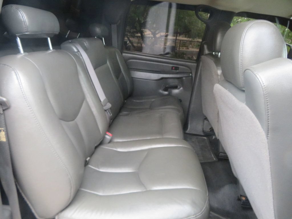 Used 2006 Chevrolet Silverado 2500 2WD Crew Cab image 29