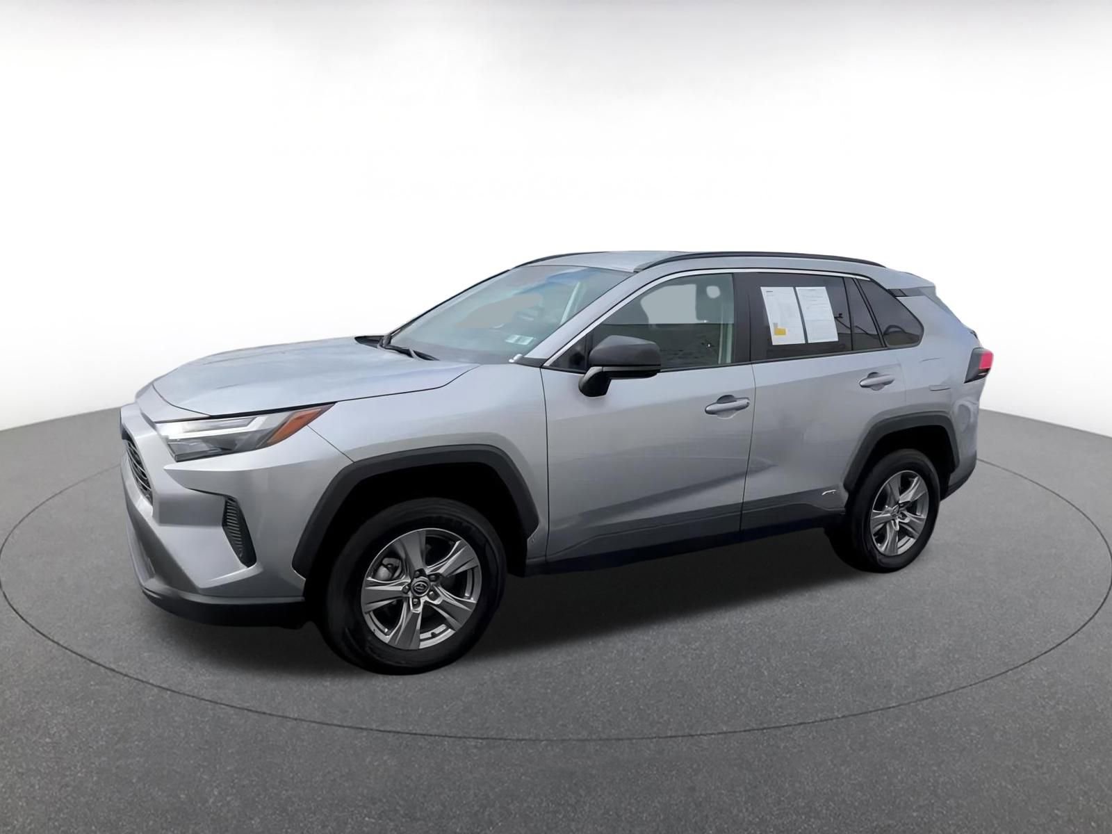 Used 2025 Toyota RAV4 LE image 7