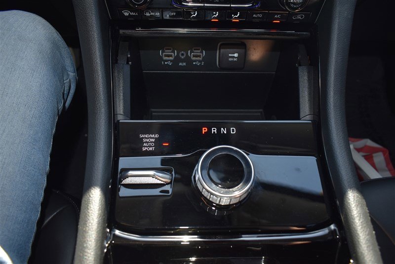 Used 2023 Jeep Grand Cherokee L Limited AWD/4WD image 17