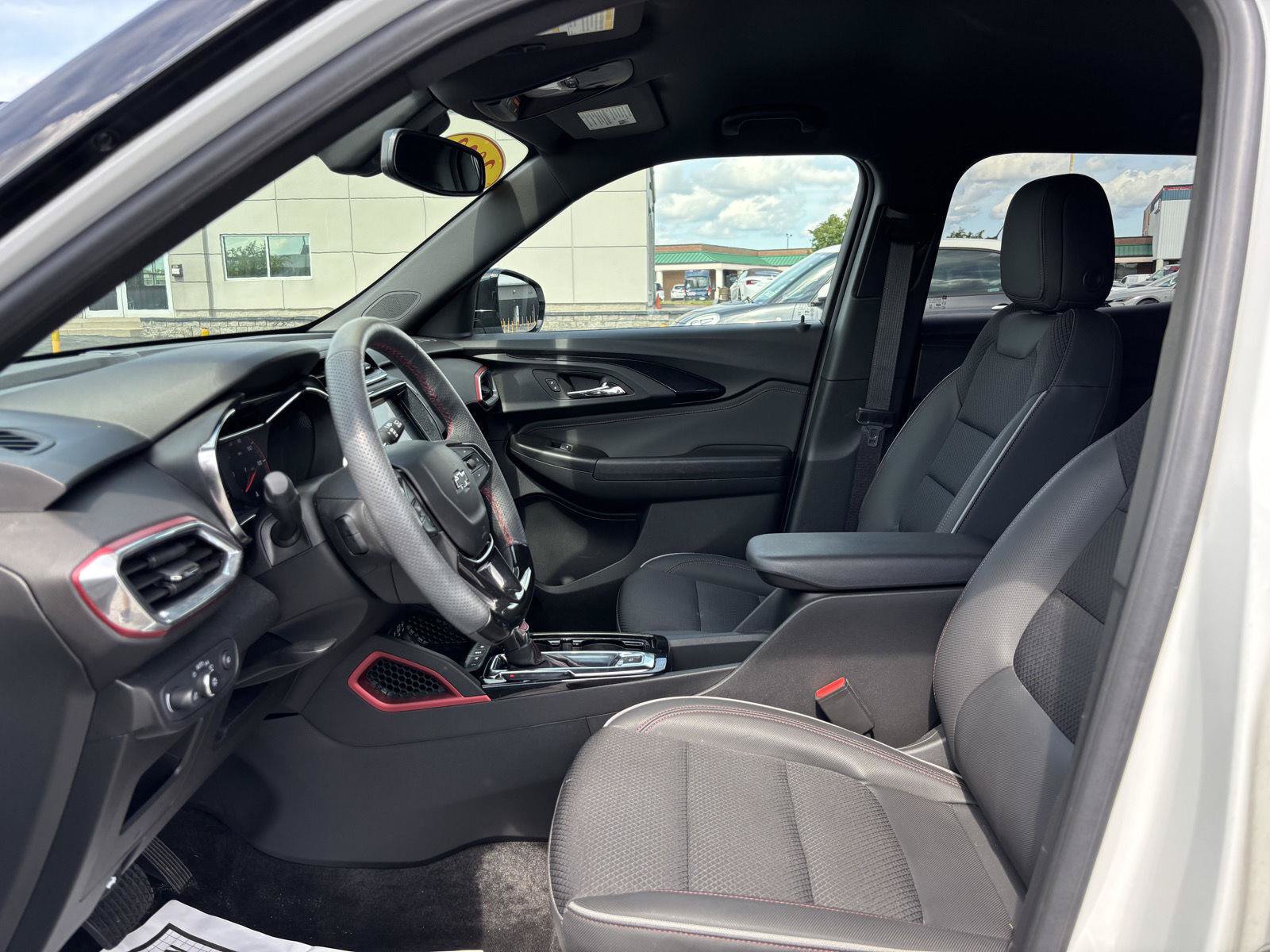 Used 2023 Chevrolet TrailBlazer RS w/ Convenience Package FWD image 29