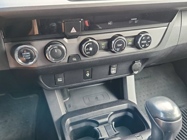 Used 2016 Toyota Tacoma TRD Off-Road w/ Towing Package AWD/4WD image 12