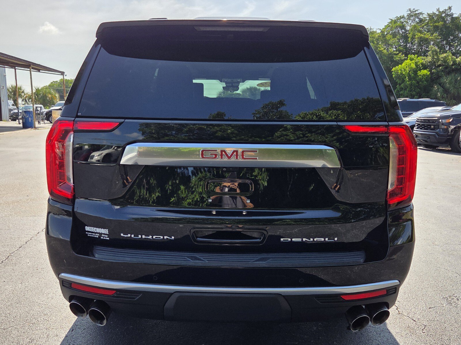 Certified 2023 GMC Yukon XL Denali w/ Denali Reserve Package AWD/4WD image 4