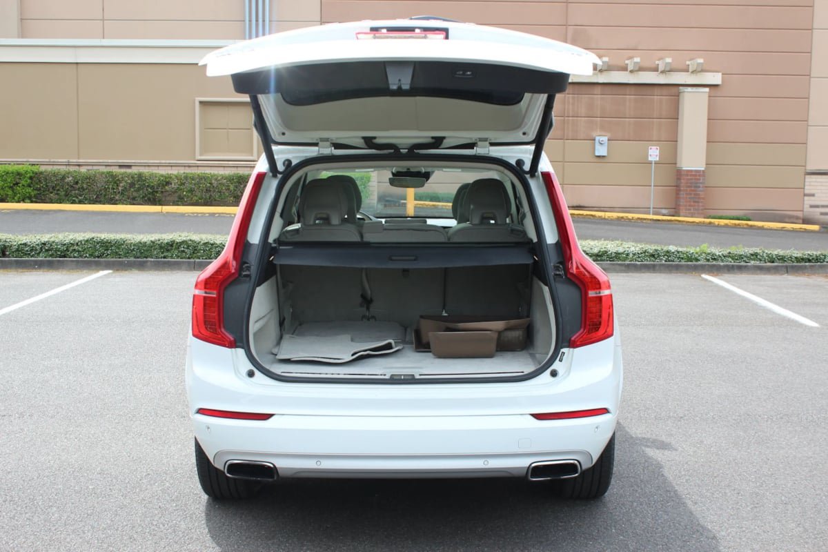 Used 2016 Volvo XC90 T6 Momentum AWD/4WD image 24