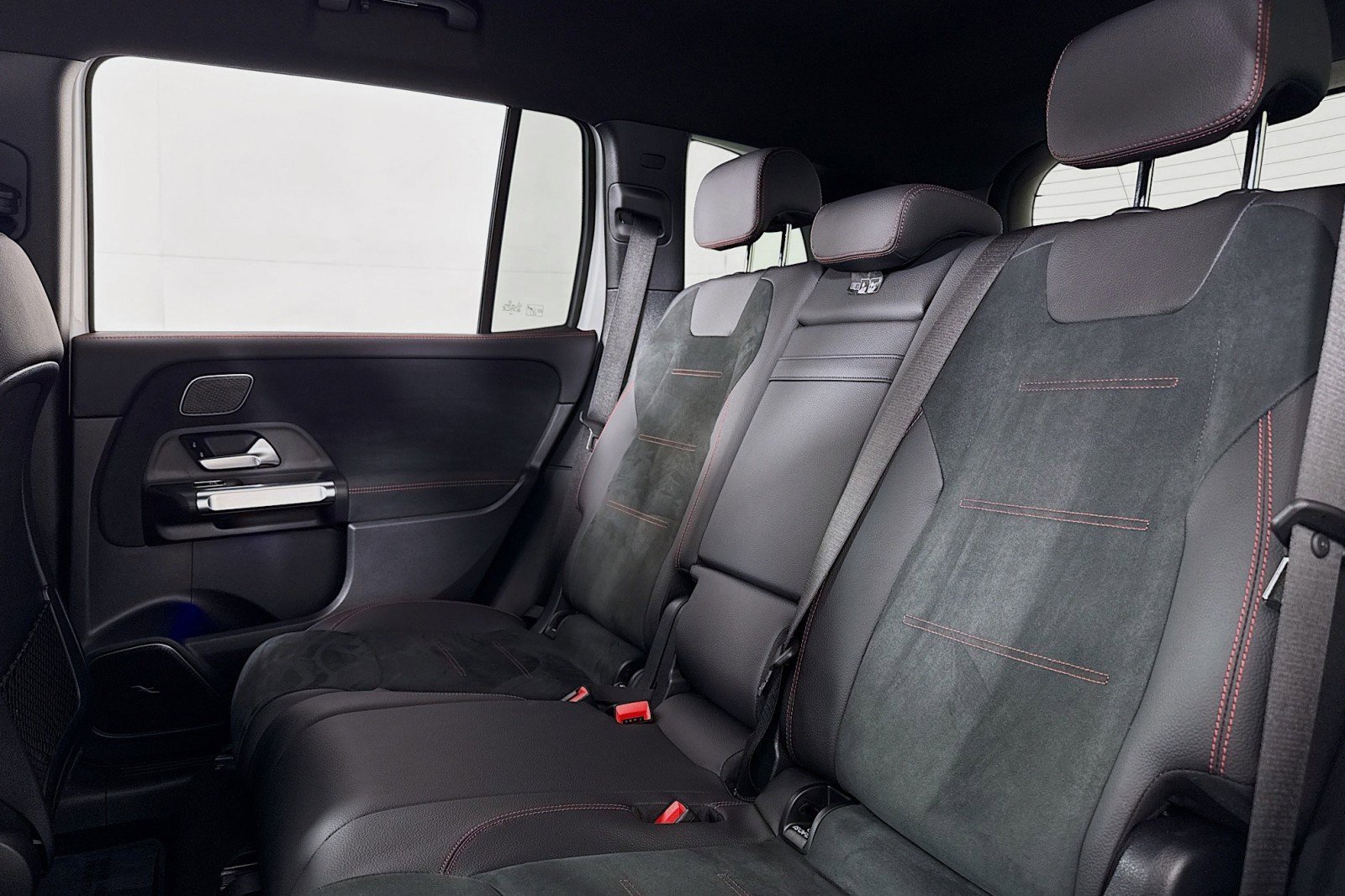 Used 2025 Mercedes-Benz GLB 250 GLB 250 image 8