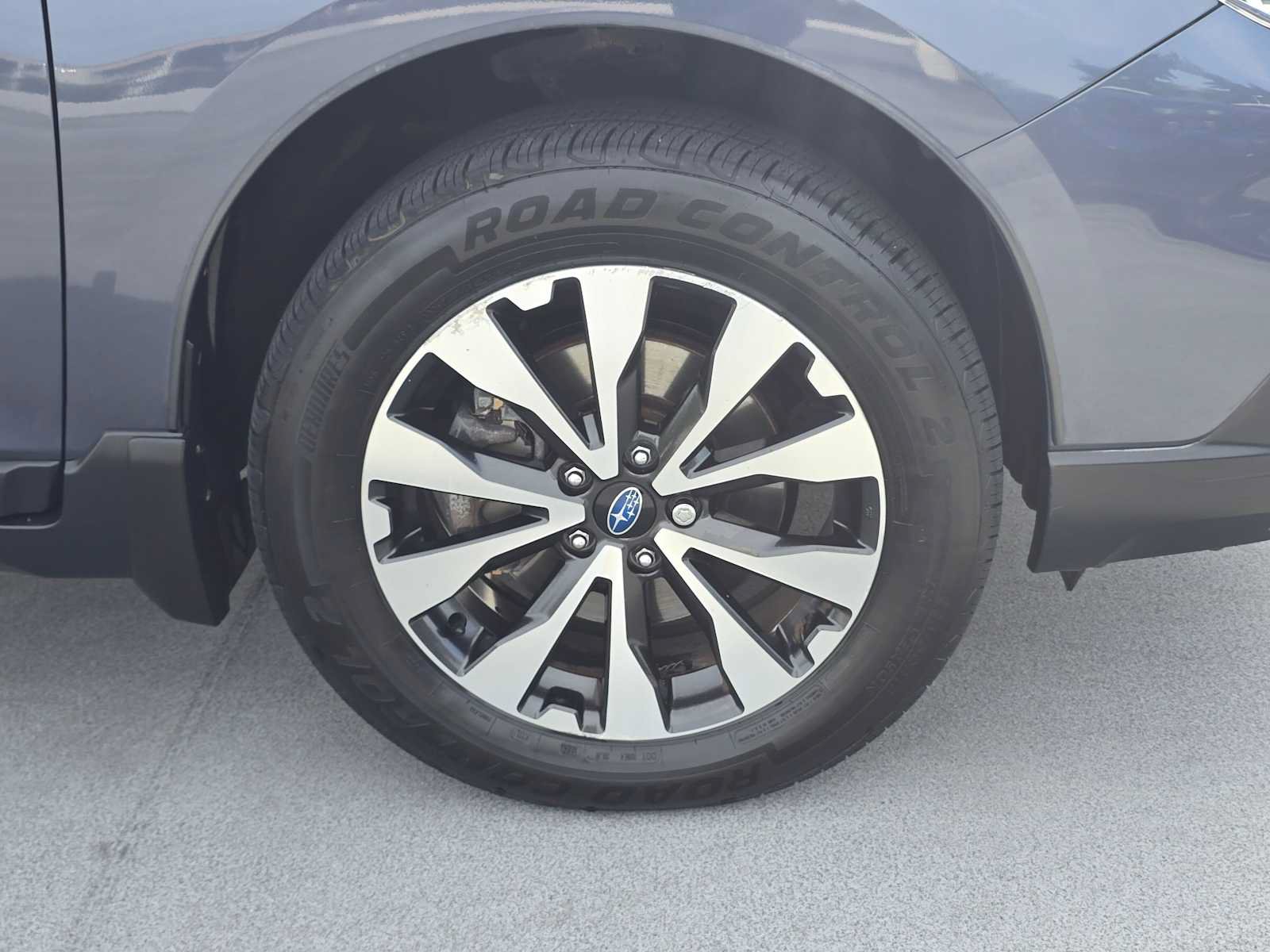 Used 2017 Subaru Outback 3.6R Limited w/ Popular Package #5 AWD/4WD image 9