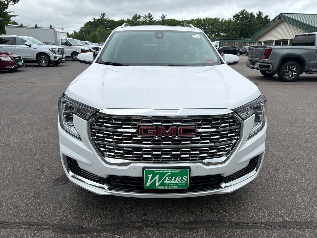 Certified 2024 GMC Terrain Denali w/ Denali Premium Package AWD/4WD image 8