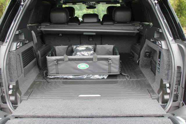 New 2025 Land Rover Range Rover Long Wheelbase SE image 10