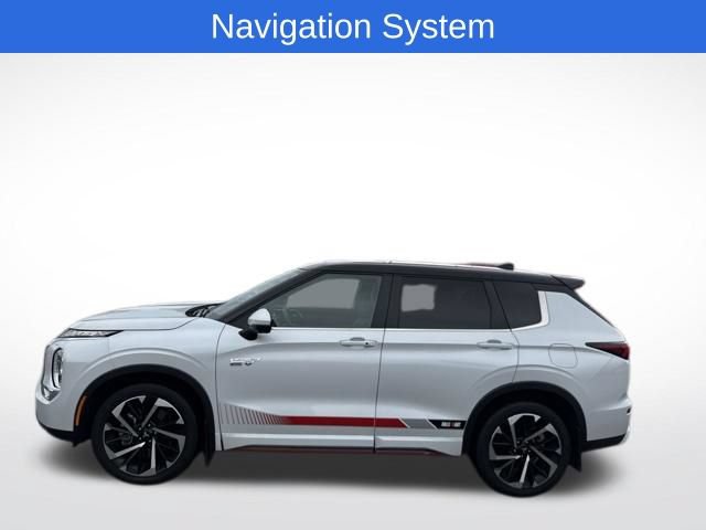 Used 2024 Mitsubishi Outlander SEL AWD/4WD image 2