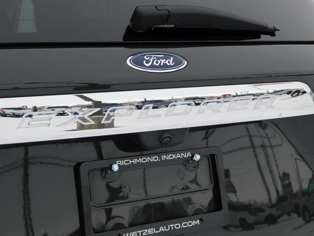 Used 2023 Ford Explorer XLT image 47