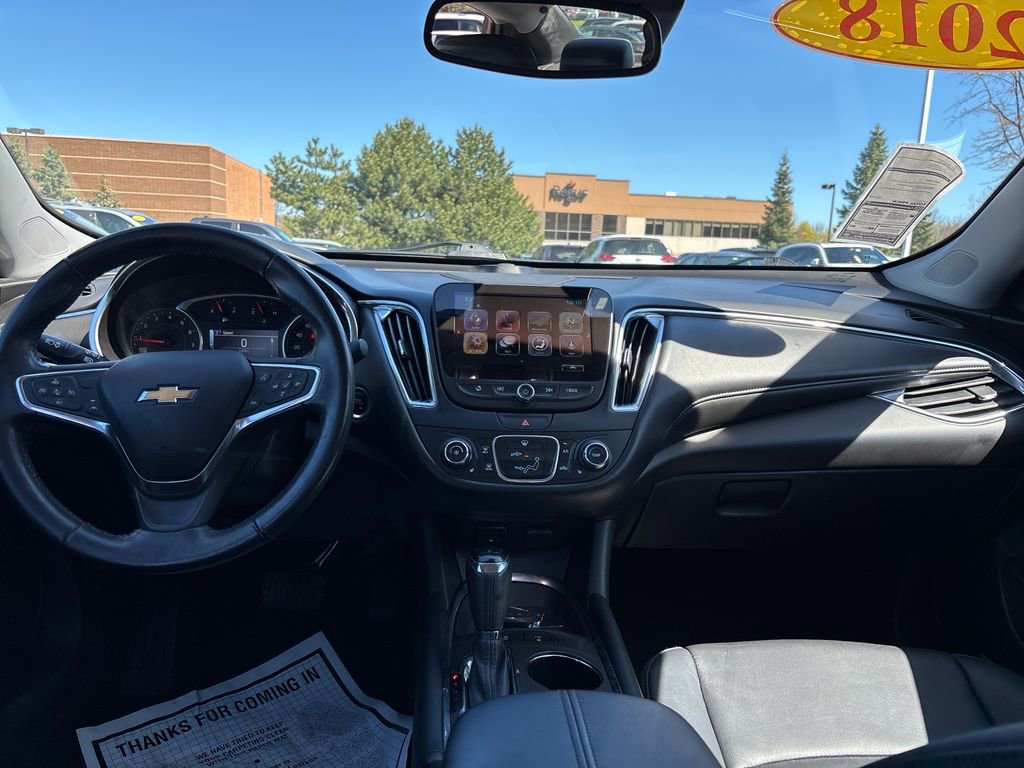 Used 2018 Chevrolet Malibu LT w/ Leather Package FWD image 17