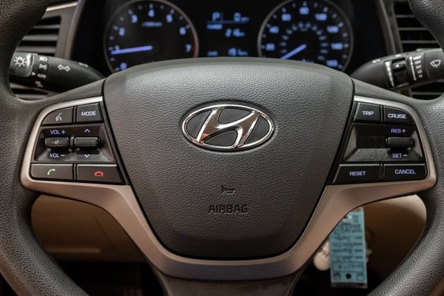 Used 2017 Hyundai Elantra SE FWD image 12