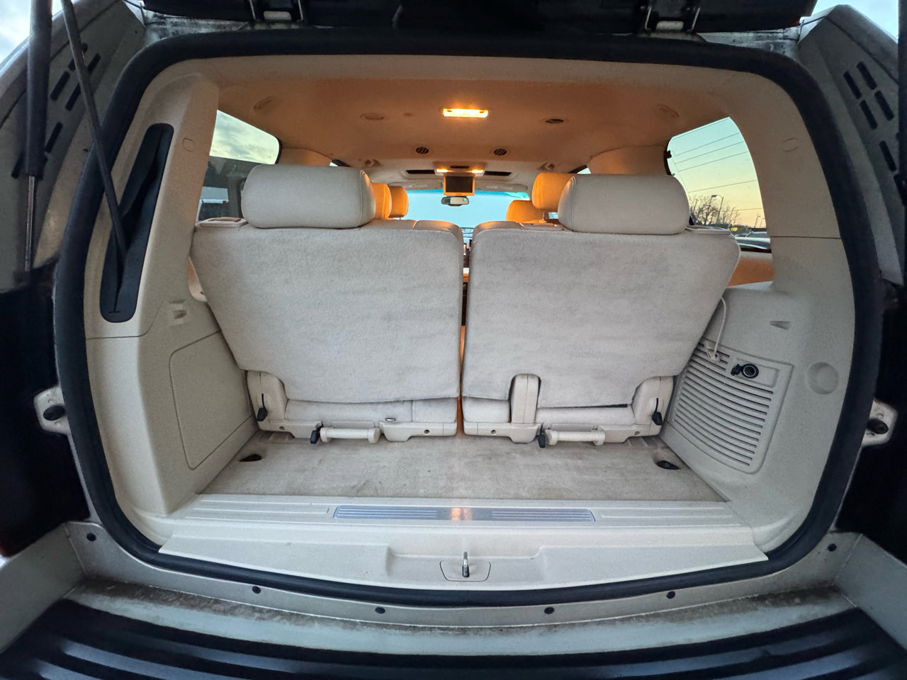 Used 2007 Cadillac Escalade AWD w/ Information Package image 27