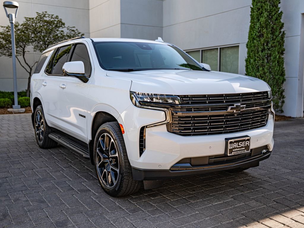 Used 2024 Chevrolet Tahoe RST w/ Sport Performance Package AWD/4WD image 3